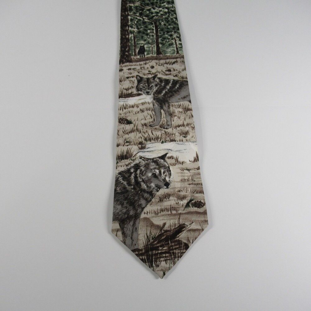 Animal Tracks Watchful Wolves Tie by Lynell Bradshaw Wildlife 1995